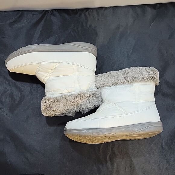 BRAND NEW EVERLAST FUZZY SLIP-ON WOMEN"S ANKLE BOOT - Picture 10 of 13